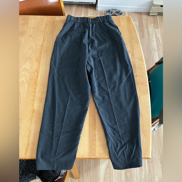 Beautiful light dress pants - Picture 2 of 6